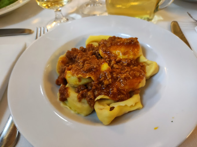 cappellacci con ragu