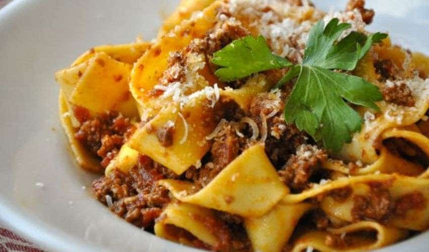 PAPPARDELLE-AL-SUGO-DI-CINGHIALE