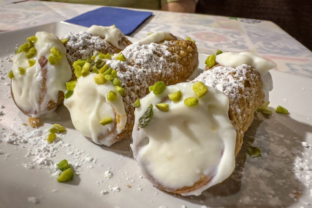 cannoli alla ricotta fucularu catania