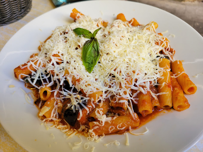rigatoni alla norma giglio rosso catania