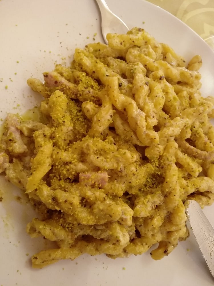pentolaccia catania pasta alla carrettiera