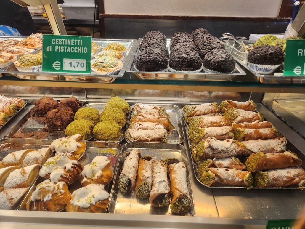 cannoli pasticceria savia catania