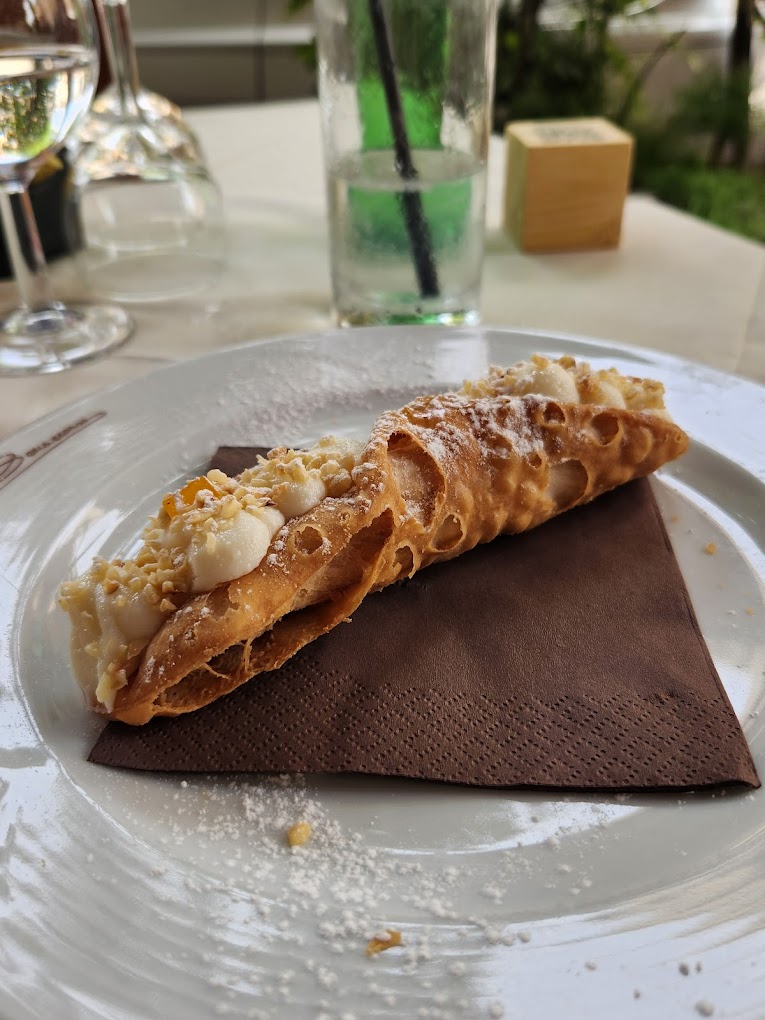 cannolo alla ricotta osteria il campanile messina