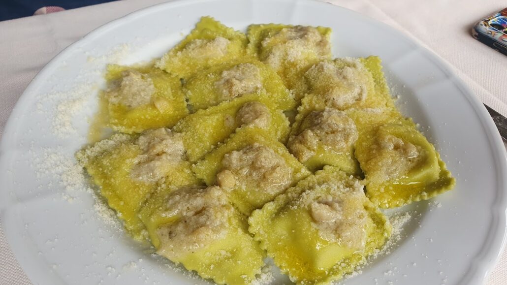 tortelli di erbette trattoria del grillo parma
