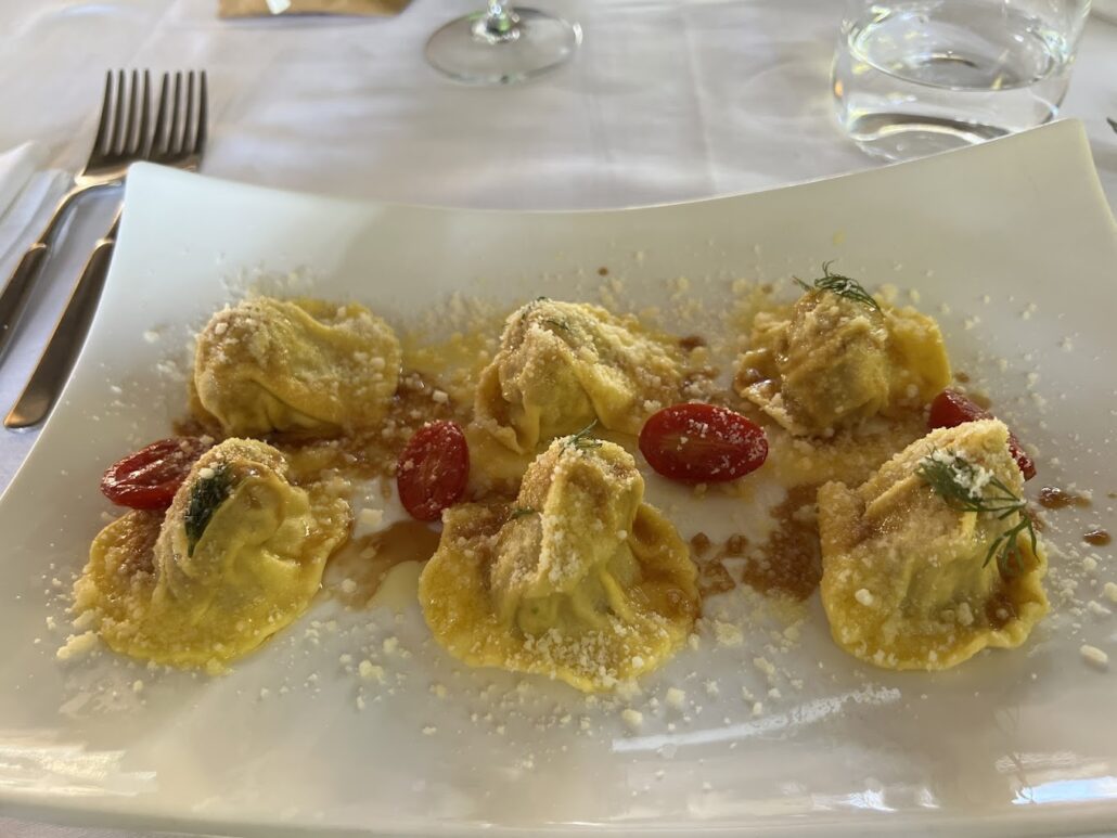 ravioli alle erbette trattoria dei platani parma