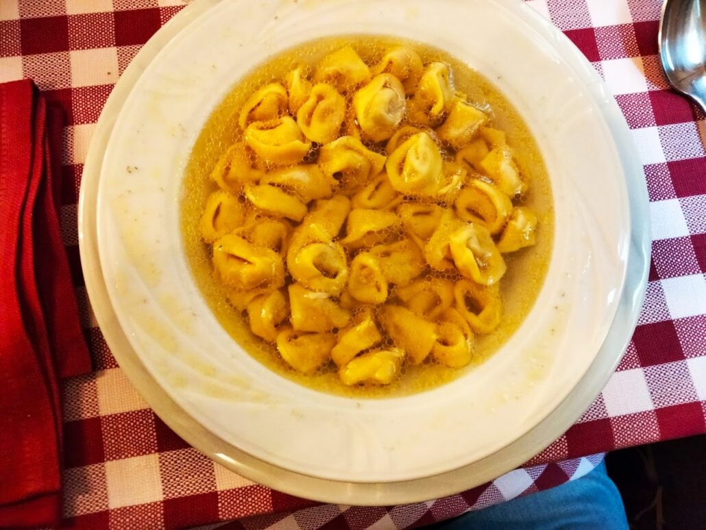 tortellini in brodo trattoria san pietro modena