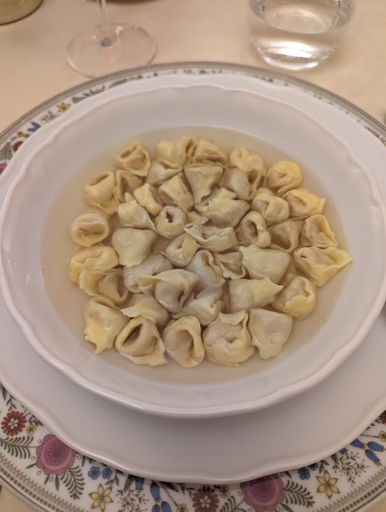 tortellini in brodo quercia di rosa modena